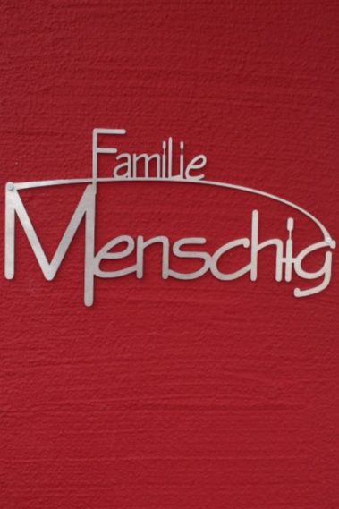 Familienschild gut lesbar