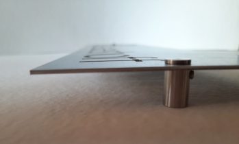 Namensschild Befestigung Abstandshalter