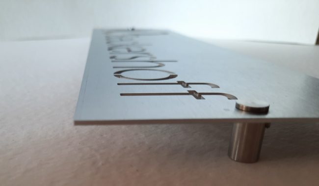 Türschild Befestigung Abstandshalter